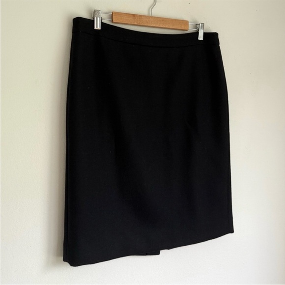 J. Crew • No 2 Pencil Skirt in Italian Wool Black - Picture 3 of 6